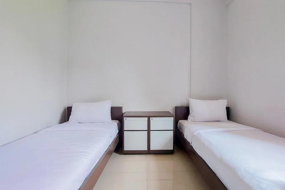 Warm And Cozy Studio (No Kitchen) At Kubikahomy Apartment — фото 5