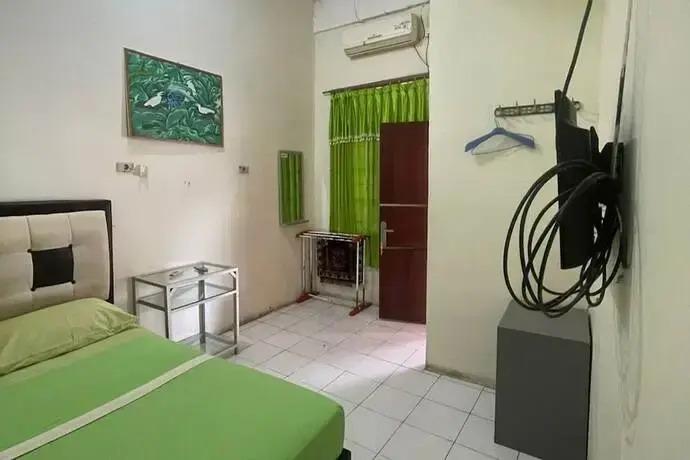 Пеканбару: SPOT ON 93270 Handisa Homestay SyariahNearKedai Kopi Atien