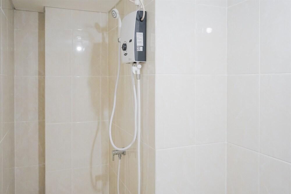 Legok: Simple And Cozy 2Br Apartment At M-Town Residence