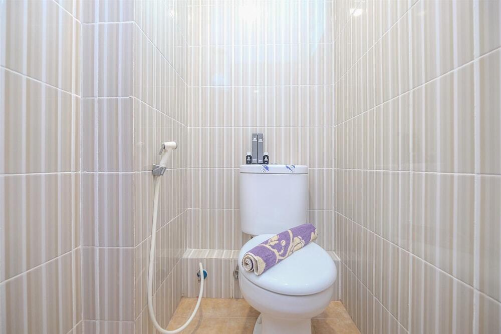 Депок: Homey And Nice 2Br At Cinere Resort Apartment