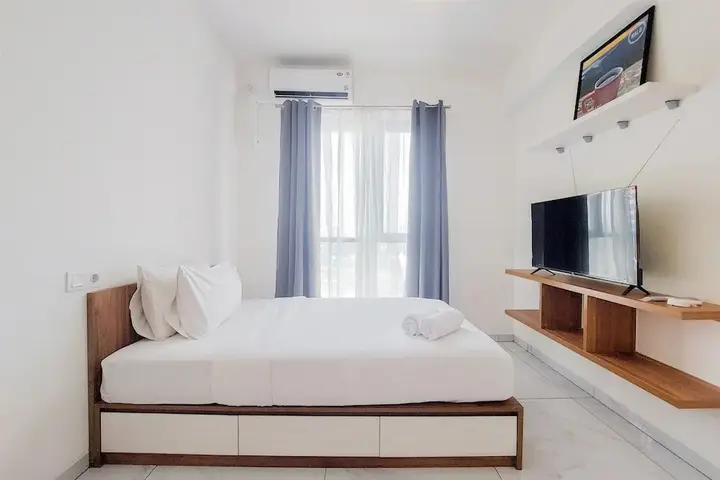 Modern And Nice Studio At Sky House Alam Sutera Apartment — фото 3