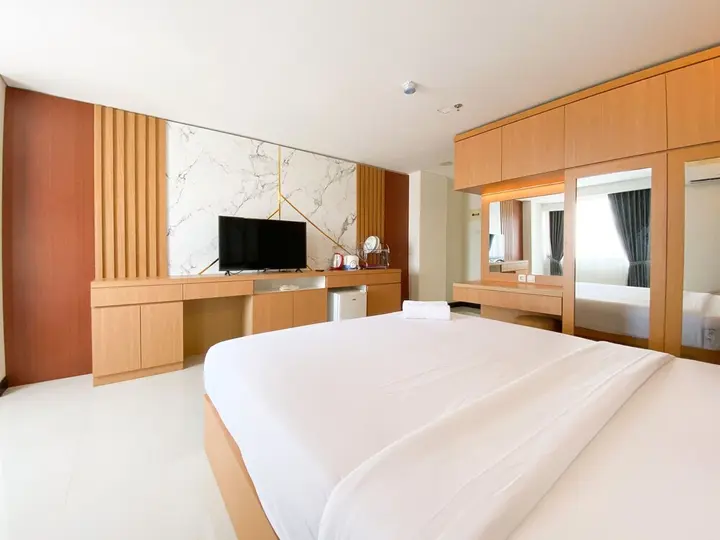 Семаранг: Homey And Strategic Studio (No Kitchen) At Sentraland Semarang Apartment