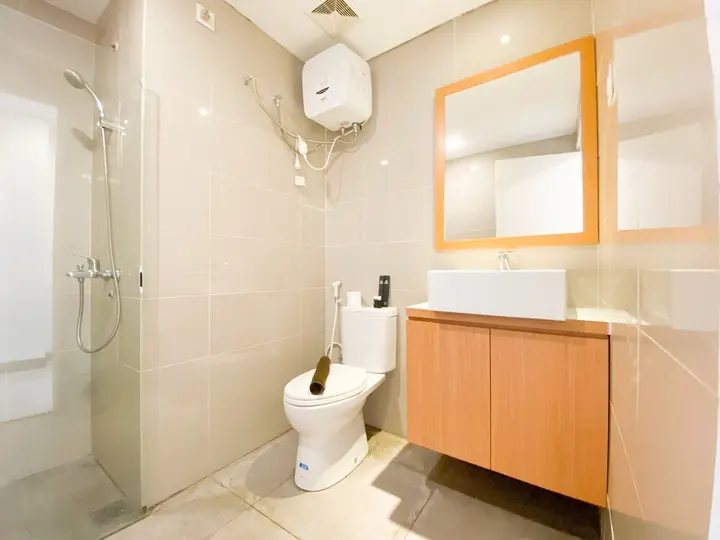 Семаранг: Homey And Strategic Studio (No Kitchen) At Sentraland Semarang Apartment