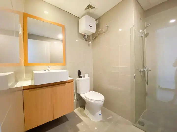 Семаранг: Homey And Strategic Studio (No Kitchen) At Sentraland Semarang Apartment