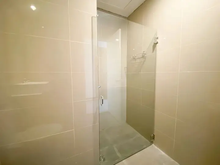 Семаранг: Homey And Strategic Studio (No Kitchen) At Sentraland Semarang Apartment