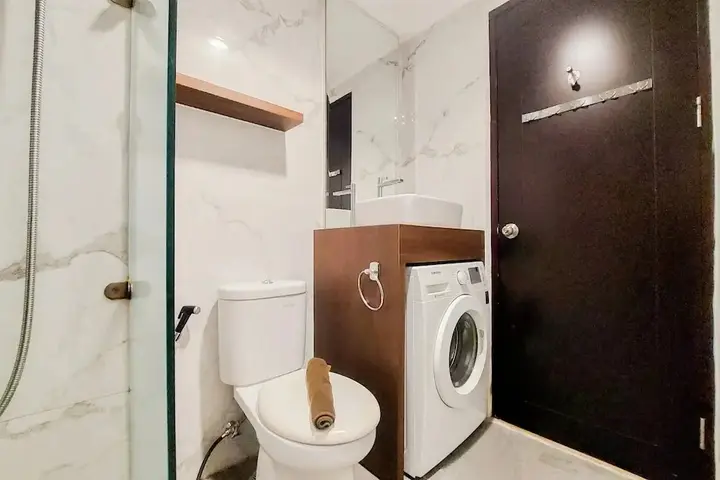 Legok: Homey And Modern 2Br At Casa De Parco Apartment