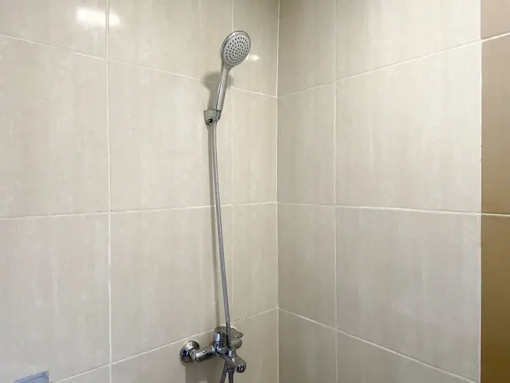 Сибату: Modern Look Studio At Meikarta Apartment