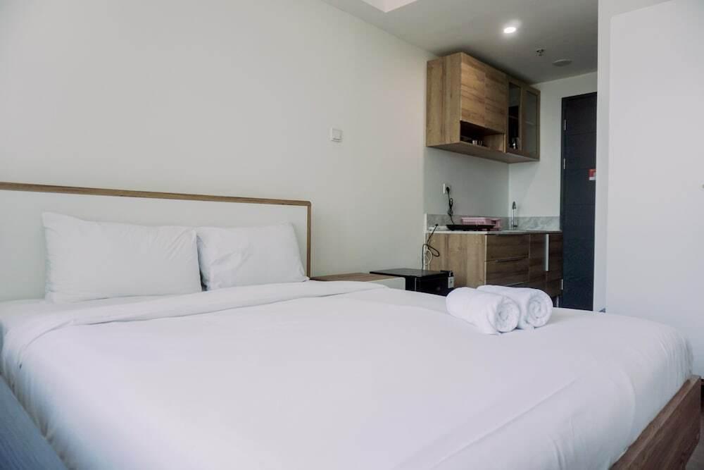 Тангеранг: Homey And Comfort Living Studio Collins Boulevard Apartment