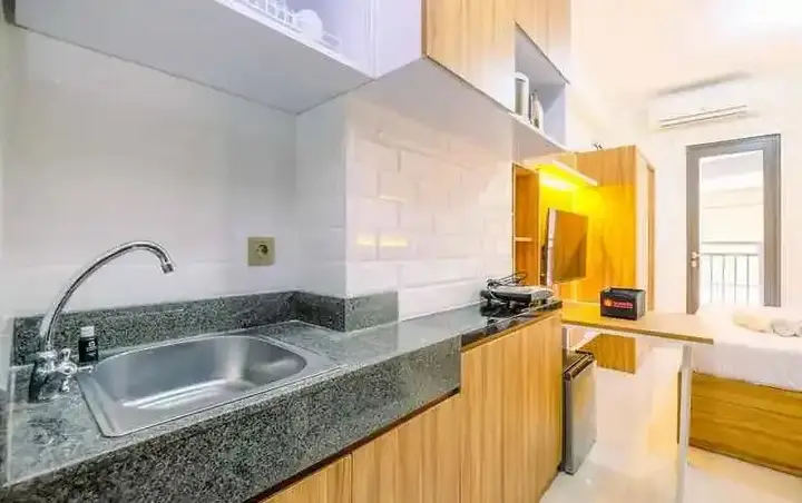 Депок: Modern And Comfy Studio At Transpark Cibubur Apartment