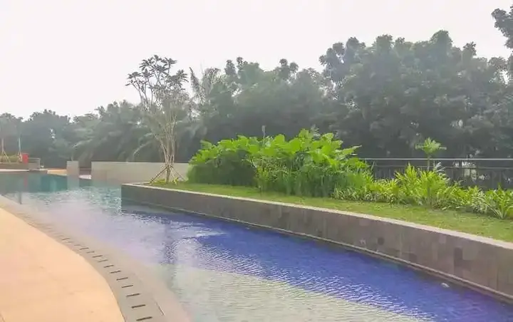 Депок: Modern And Comfy Studio At Transpark Cibubur Apartment