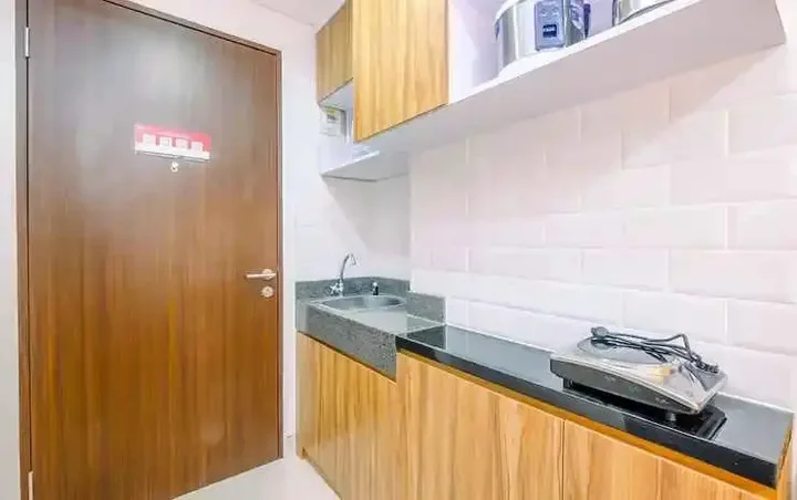 Депок: Modern And Comfy Studio At Transpark Cibubur Apartment