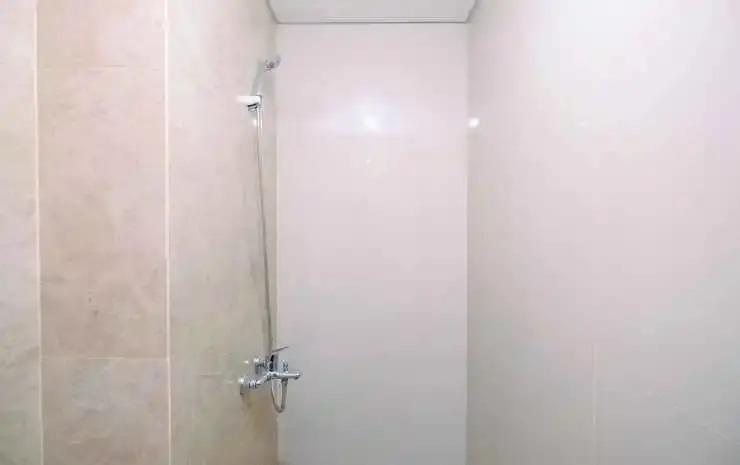 Депок: Modern And Comfy Studio At Transpark Cibubur Apartment
