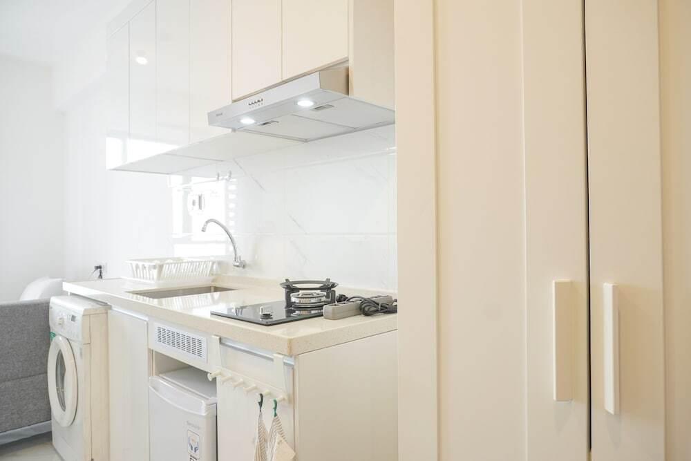 Тангеранг: Homey And Well Furnished Studio Sky House Alam Sutera Apartment