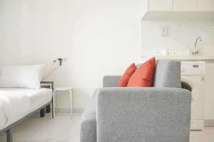Homey And Well Furnished Studio Sky House Alam Sutera Apartment — фото 2