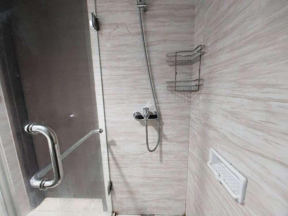 Депок: Modern Look 1Br At Uttara The Icon Apartment