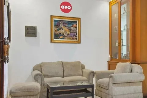 Депок: Capital O 93279 Asyoka Penginapan Pasutri
