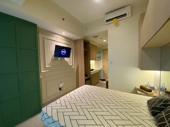 Legok: Sky House BSD by Kakarama Room