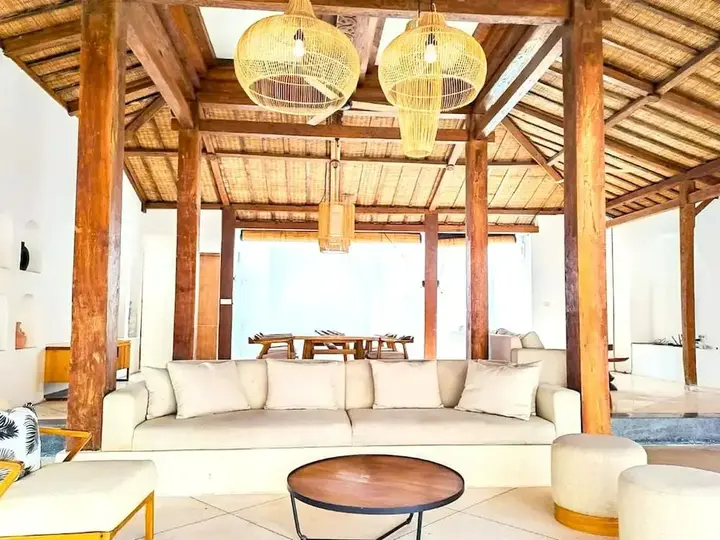 Чангу: Peaceful Retreat 3 Bedrooms Villa Nelayan Beach
