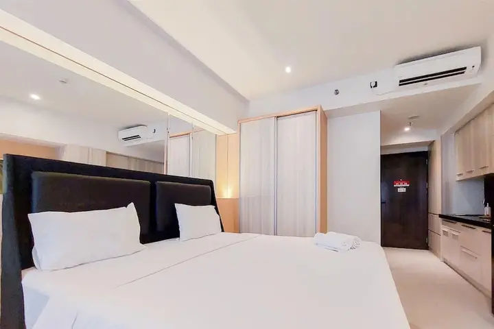 Fancy And Nice Studio Apartment Carstensz Residence — фото 2
