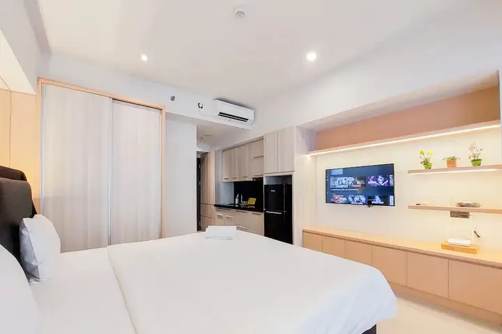 Fancy And Nice Studio Apartment Carstensz Residence — фото 3