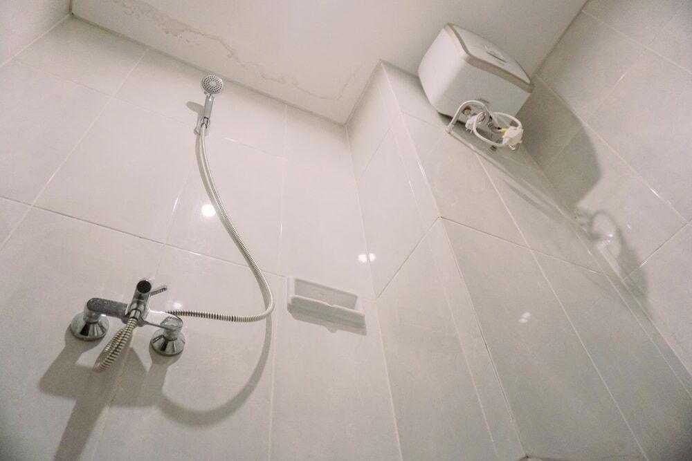 Legok: Homey And Relaxing Studio Serpong Garden Apartment