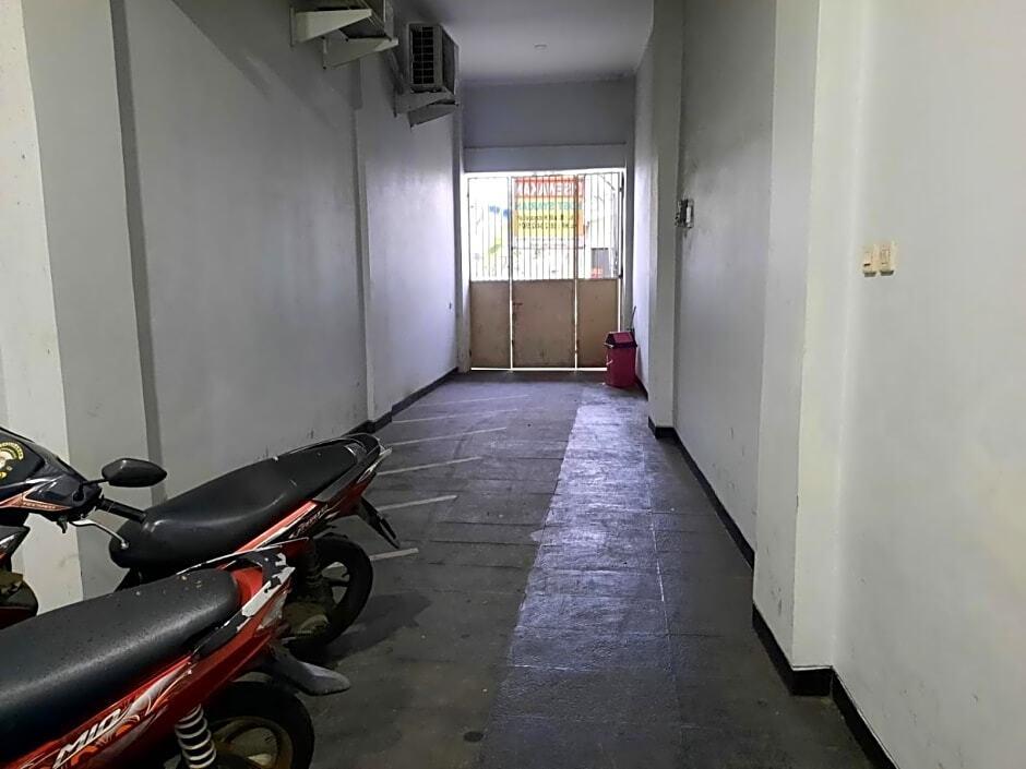 OYO Life 92781 Kost Parung Serab Syariah — фото 1