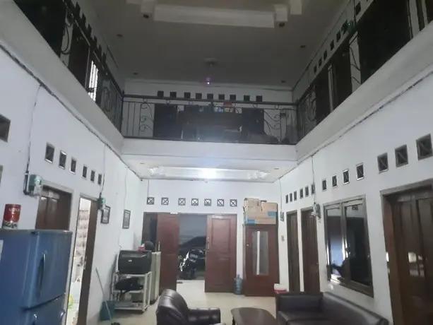 Караванг: OYO Life 93160 Kost Jenny Karawang