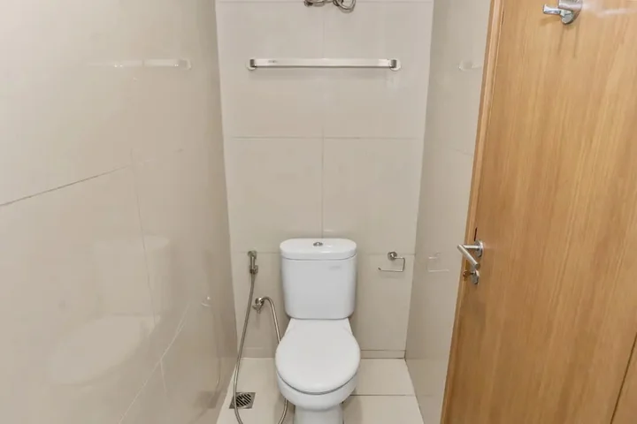 Тангеранг: OYO 93432 Tree Room Hotel