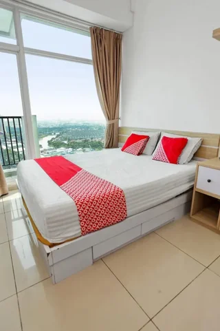 Тангеранг: OYO 93432 Tree Room Hotel