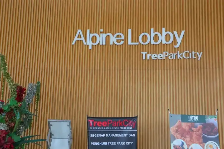 Тангеранг: OYO 93432 Tree Room Hotel