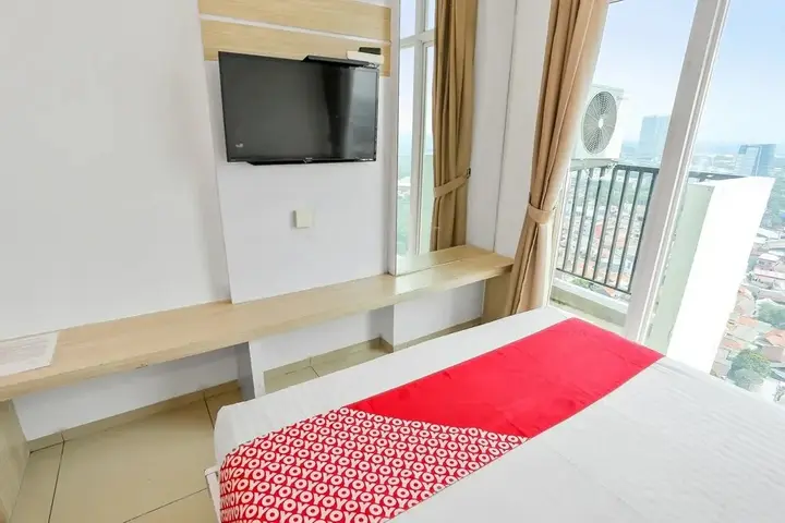 Тангеранг: OYO 93432 Tree Room Hotel