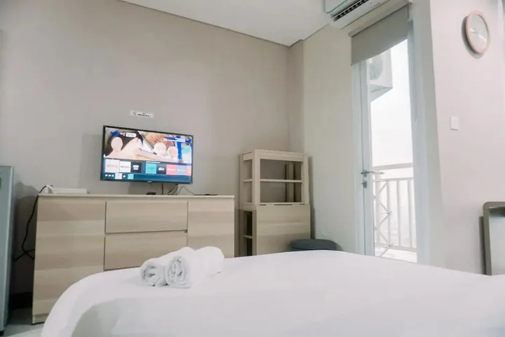 Legok: Nice And Modern Studio Apartment B Residence