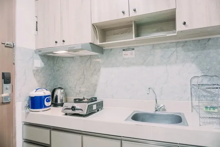 Legok: Nice And Modern Studio Apartment B Residence