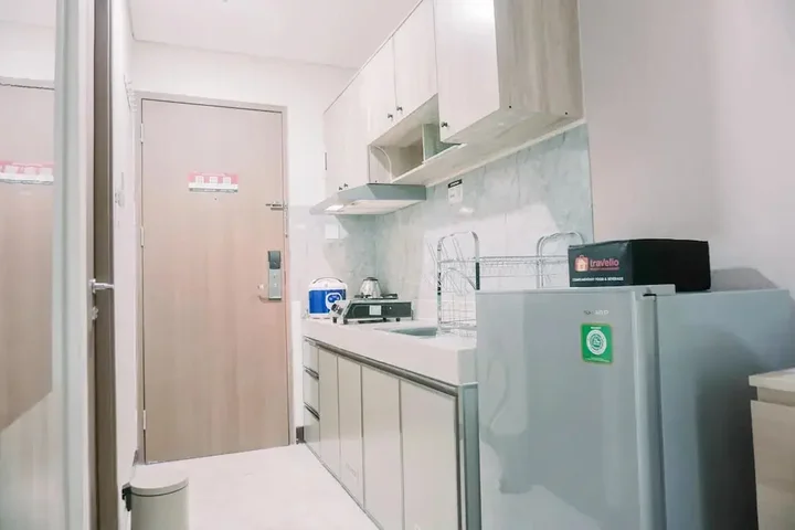 Legok: Nice And Modern Studio Apartment B Residence