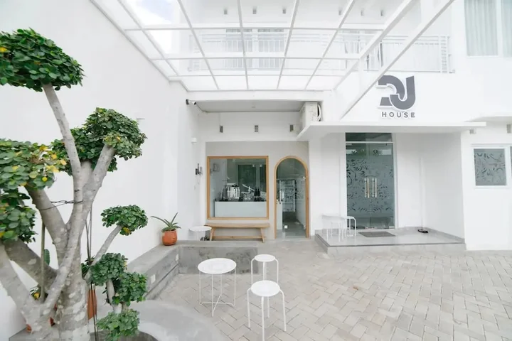 Батуретно: DJ House Yogyakarta