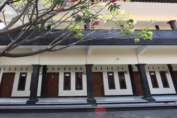 Танджунг: OYO Life 93155 Wisma Sarah