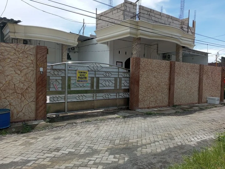 Семаранг: OYO Life 92543 Ratu Sakti Residence Syariah