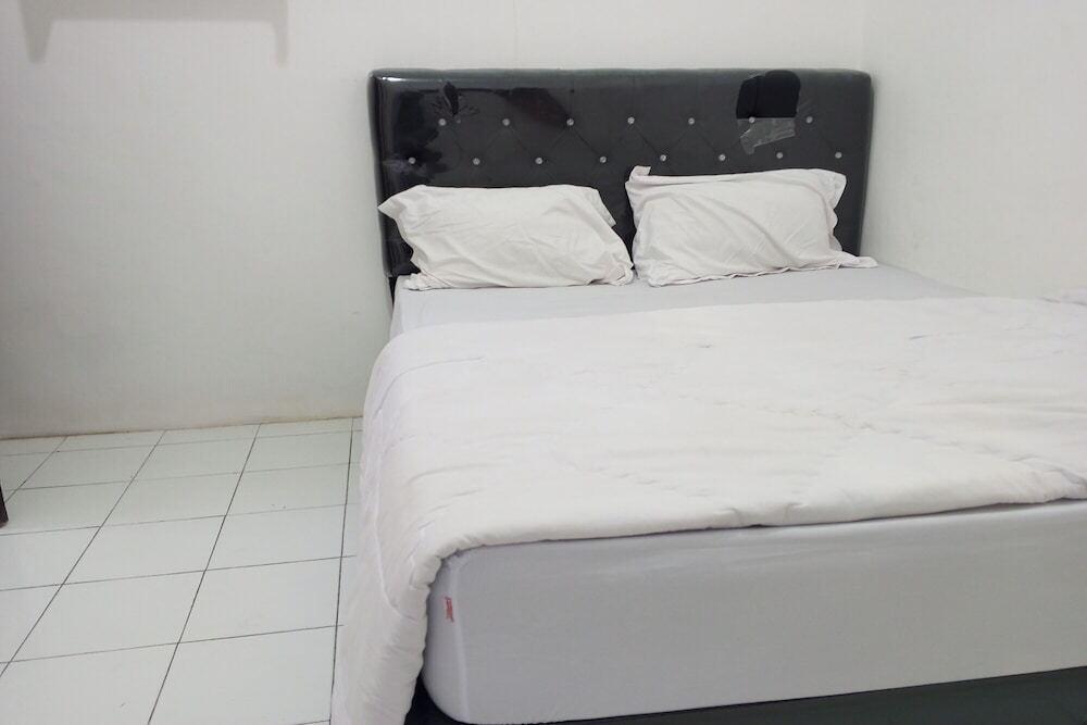 Семаранг: OYO Life 92543 Ratu Sakti Residence Syariah