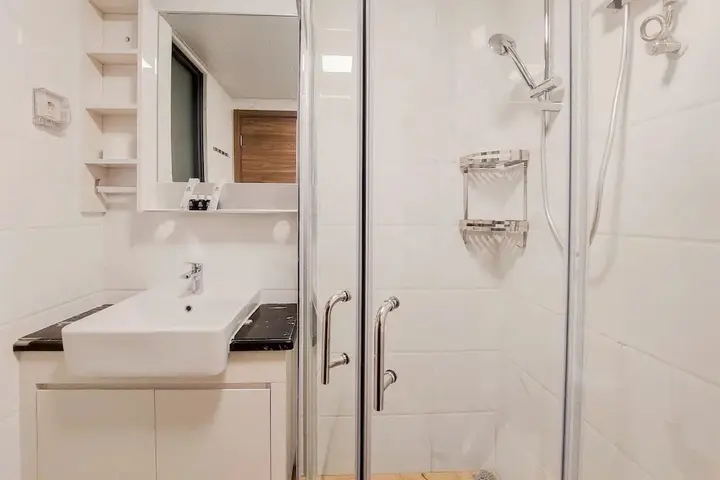 Legok: Homey And Spacious 3Br Sky House Bsd Apartment