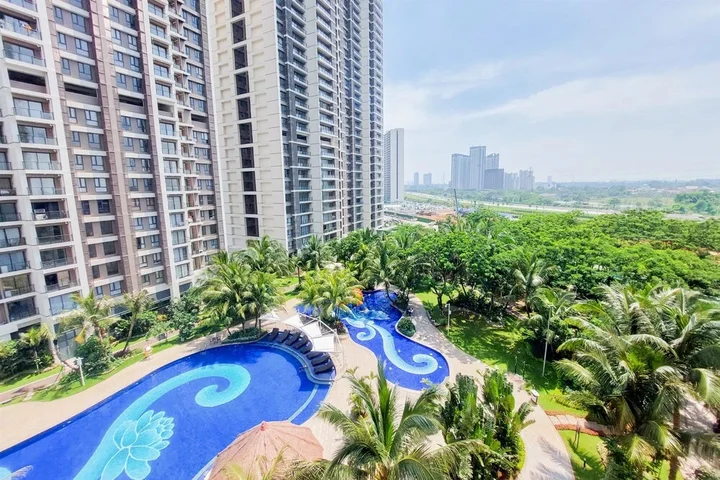 Legok: Homey And Spacious 3Br Sky House Bsd Apartment