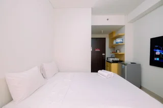 Депок: Well Designed Studio Room Transpark Cibubur Apartment