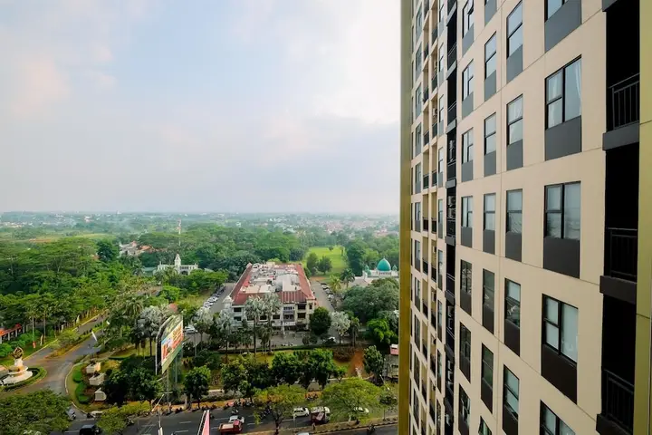 Well Designed Studio Room Transpark Cibubur Apartment — фото 4