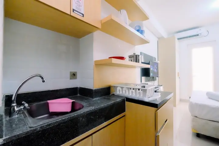 Well Designed Studio Room Transpark Cibubur Apartment — фото 5