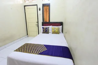 Танджунг: Oyo Life 93260 Bale Kosan