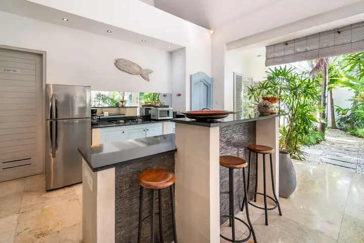 Кута: Trendy 3br Private Villa Seminyak