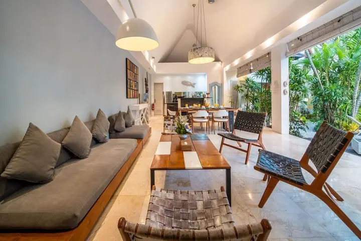 Кута: Trendy 3br Private Villa Seminyak