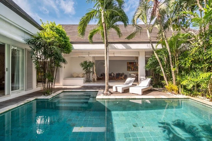 Кута: Trendy 3br Private Villa Seminyak