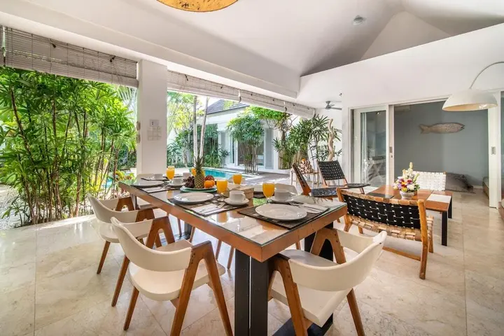 Кута: Trendy 3br Private Villa Seminyak