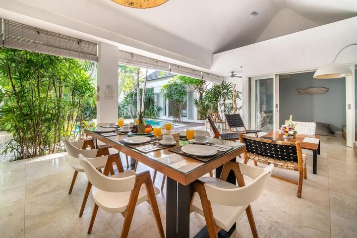 Кута: Trendy 3br Private Villa Seminyak