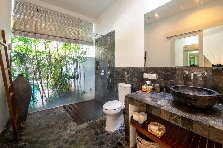Кута: Trendy 3br Private Villa Seminyak